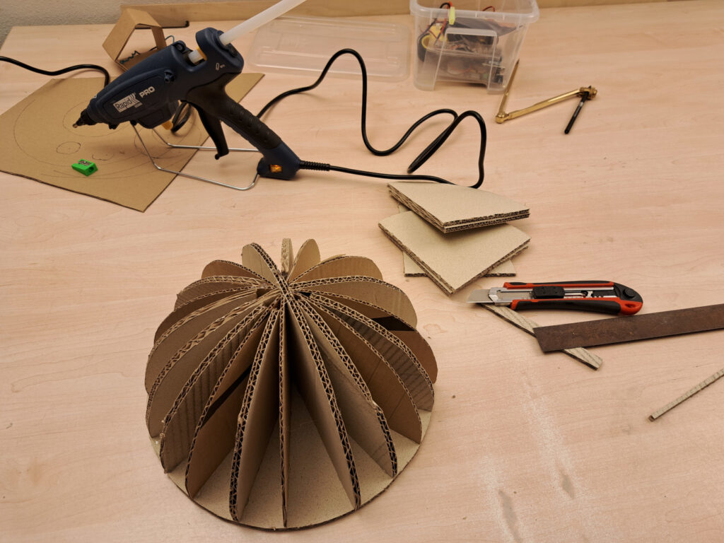 Formenbau für das Halloween-Roboter-Chassis